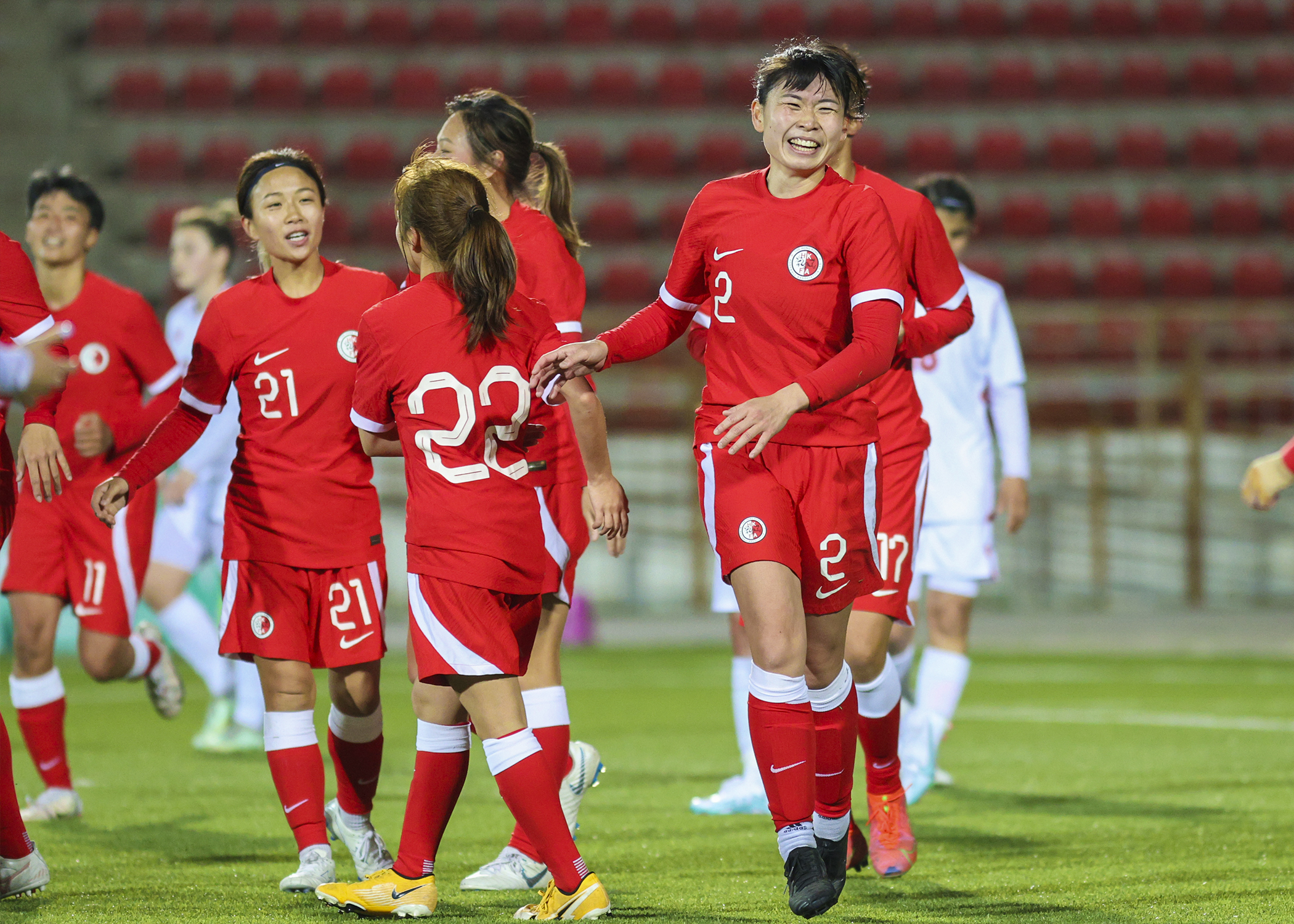 Сегодняшняя игра россии. Женский футбол. Женская сборная игра. Женская футбольная команда Таджикистана. Женщины футболисты.